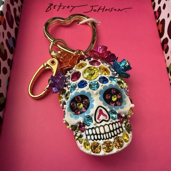 Betsey Johnson Sugar Skull Jeweled Charm Keychain Halloween Day of the Dead NWT - Picture 2 of 5